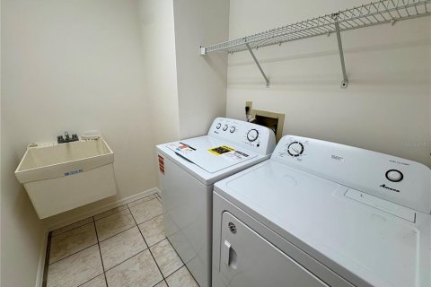 Villa ou maison à vendre à Sarasota, Floride: 2 chambres, 115.29 m2 № 2411541 - photo 19
