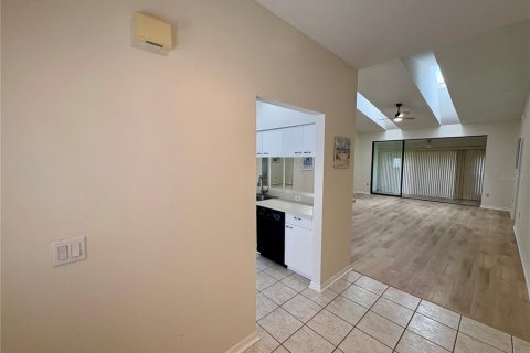 Villa ou maison à vendre à Sarasota, Floride: 2 chambres, 115.29 m2 № 2411541 - photo 6