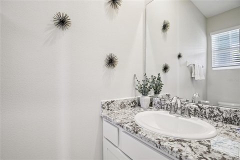 Townhouse in Sarasota, Florida 3 bedrooms, 168.43 sq.m. № 2151710 - photo 16