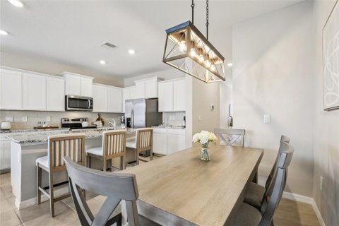 Townhouse in Sarasota, Florida 3 bedrooms, 168.43 sq.m. № 2151710 - photo 8