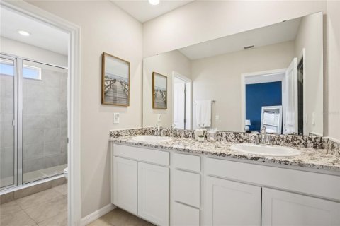 Townhouse in Sarasota, Florida 3 bedrooms, 168.43 sq.m. № 2151710 - photo 20