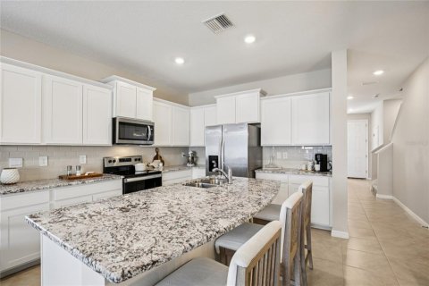 Townhouse in Sarasota, Florida 3 bedrooms, 168.43 sq.m. № 2151710 - photo 10