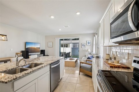 Townhouse in Sarasota, Florida 3 bedrooms, 168.43 sq.m. № 2151710 - photo 14