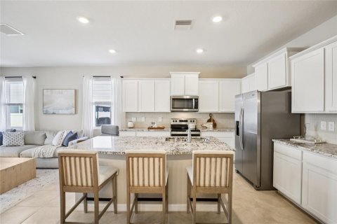Townhouse in Sarasota, Florida 3 bedrooms, 168.43 sq.m. № 2151710 - photo 12