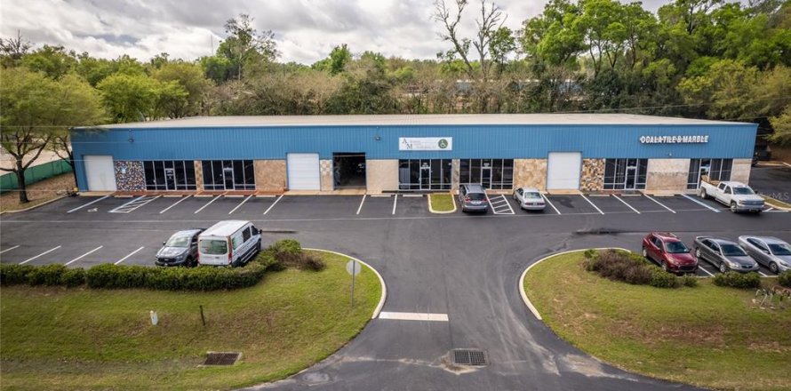 Commercial property in Ocala, Florida 371.61 sq.m. № 2205714