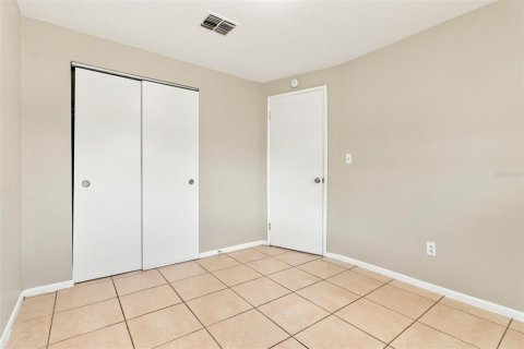 Villa ou maison à louer à Tampa, Floride: 3 chambres, 87.79 m2 № 2388684 - photo 11