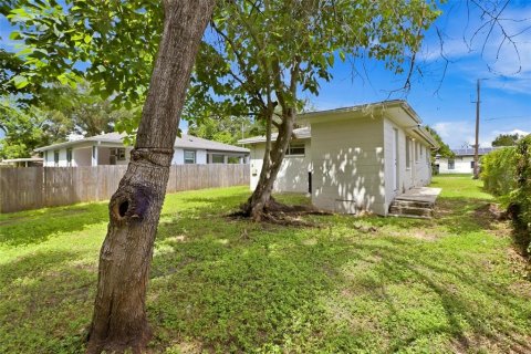 Villa ou maison à louer à Tampa, Floride: 3 chambres, 87.79 m2 № 2388684 - photo 15