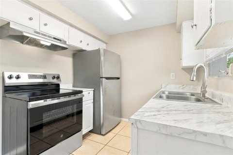 Villa ou maison à louer à Tampa, Floride: 3 chambres, 87.79 m2 № 2388684 - photo 7