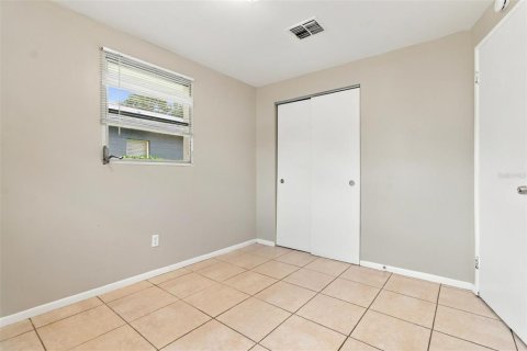 Villa ou maison à louer à Tampa, Floride: 3 chambres, 87.79 m2 № 2388684 - photo 12