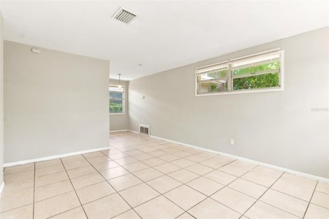 Villa ou maison à louer à Tampa, Floride: 3 chambres, 87.79 m2 № 2388684 - photo 4