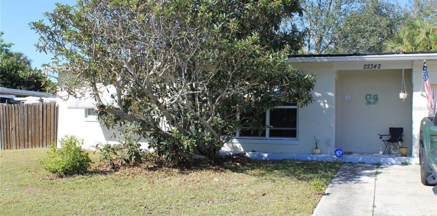 House in Port Charlotte, Florida 3 bedrooms, 95.88 sq.m. № 1555470