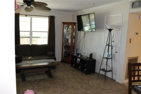 House in Port Charlotte, Florida 3 bedrooms, 95.88 sq.m. № 1555470 - photo 13