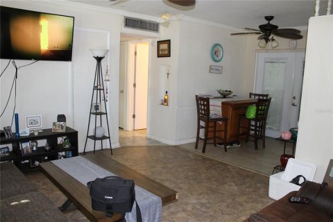 House in Port Charlotte, Florida 3 bedrooms, 95.88 sq.m. № 1555470 - photo 15