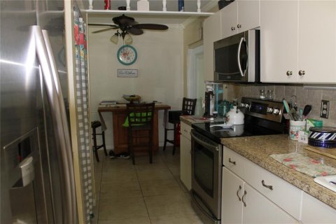 House in Port Charlotte, Florida 3 bedrooms, 95.88 sq.m. № 1555470 - photo 12