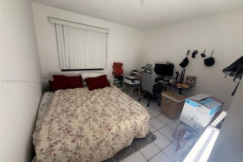 Condominio en alquiler en Miami, Florida, 2 dormitorios, 85.47 m2 № 1882127 - foto 12