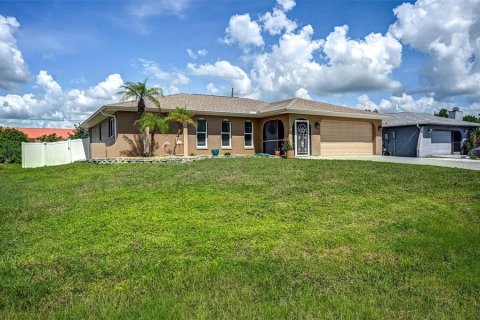 Villa ou maison à vendre à Port Charlotte, Floride: 3 chambres, 174.01 m2 № 2408763 - photo 2