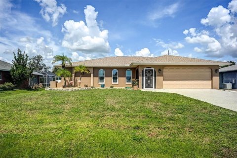 Villa ou maison à Port Charlotte, Floride 3 chambres, 174.01 m2 № 2408763