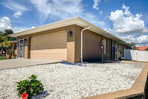 Villa ou maison à vendre à Port Charlotte, Floride: 3 chambres, 174.01 m2 № 2408763 - photo 3