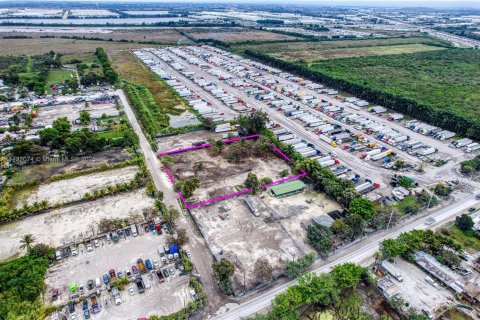 Commercial property in Hialeah, Florida № 1811721 - photo 7