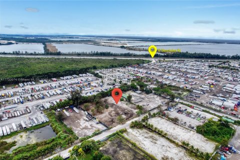 Commercial property in Hialeah, Florida № 1811721 - photo 19