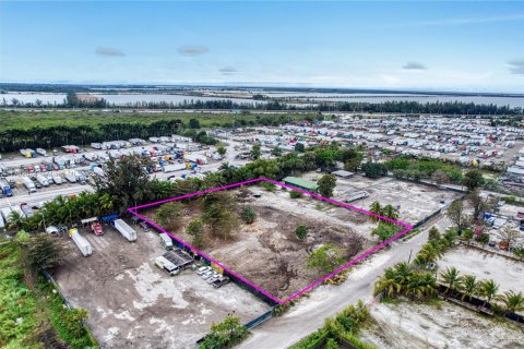 Commercial property in Hialeah, Florida № 1811721 - photo 29