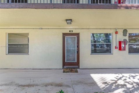 Condominio en venta en Lauderdale Lakes, Florida, 2 dormitorios, 93.09 m2 № 1970094 - foto 25