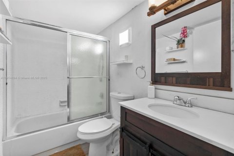 Condominio en venta en Lauderdale Lakes, Florida, 2 dormitorios, 93.09 m2 № 1970094 - foto 15