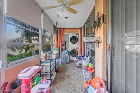 Condominio en venta en Lauderdale Lakes, Florida, 2 dormitorios, 93.09 m2 № 1970094 - foto 23