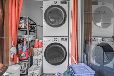 Condominio en venta en Lauderdale Lakes, Florida, 2 dormitorios, 93.09 m2 № 1970094 - foto 24