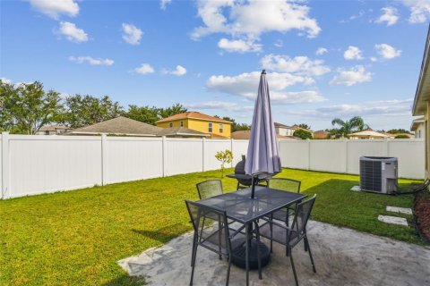 House in Land O' Lakes, Florida 3 bedrooms, 118.45 sq.m. № 1885263 - photo 21