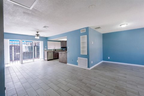Condo in Orlando, Florida, 2 bedrooms № 2403687 - photo 8