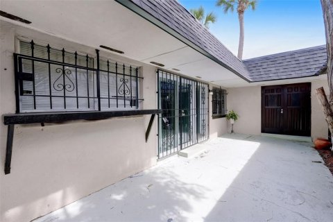 Condo in Orlando, Florida, 2 bedrooms № 2403687 - photo 17