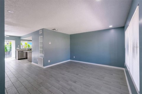 Condo in Orlando, Florida, 2 bedrooms № 2403687 - photo 15