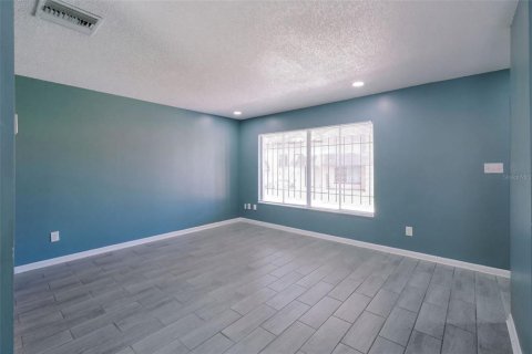 Condo in Orlando, Florida, 2 bedrooms № 2403687 - photo 9