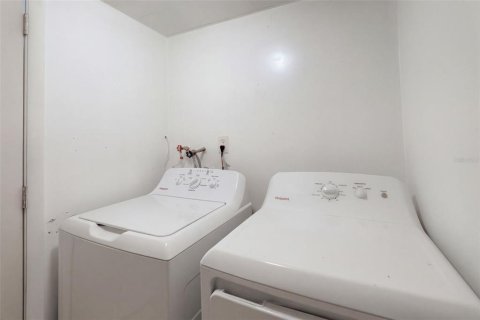 Condo in Orlando, Florida, 2 bedrooms № 2403687 - photo 16