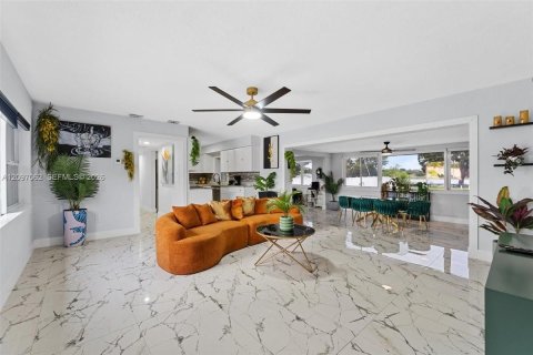 Villa ou maison à vendre à Orlando, Floride: 4 chambres № 2402526 - photo 8