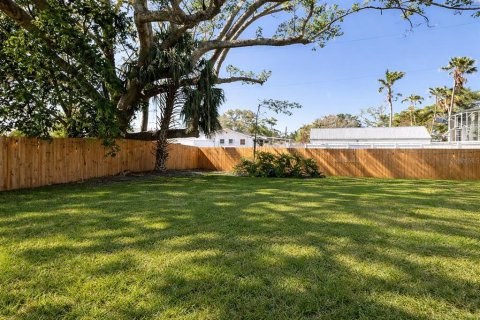 Villa ou maison à vendre à Bradenton, Floride: 2 chambres, 116.59 m2 № 2117400 - photo 8