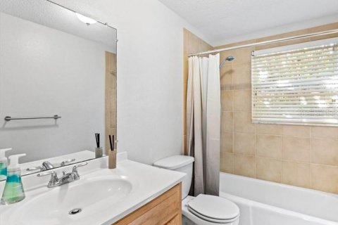 Villa ou maison à vendre à Bradenton, Floride: 2 chambres, 116.59 m2 № 2117400 - photo 13