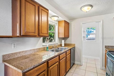 Villa ou maison à vendre à Bradenton, Floride: 2 chambres, 116.59 m2 № 2117400 - photo 11