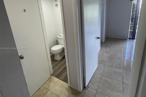 Condominio en venta en North Miami, Florida, 1 dormitorio, 64.2 m2 № 1891094 - foto 6