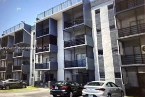 Condominio en venta en North Miami, Florida, 1 dormitorio, 64.2 m2 № 1891094 - foto 16