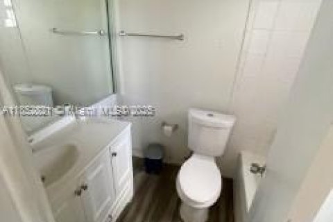 Condominio en venta en North Miami, Florida, 1 dormitorio, 64.2 m2 № 1891094 - foto 11