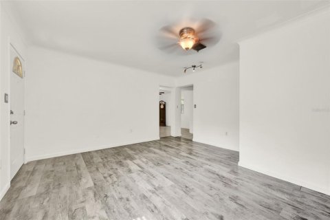 Casa en venta en Orlando, Florida, 2 dormitorios, 108.32 m2 № 1906562 - foto 5