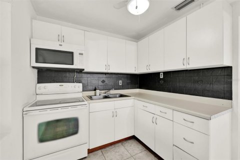 Casa en venta en Orlando, Florida, 2 dormitorios, 108.32 m2 № 1906562 - foto 6