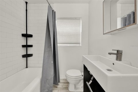 Casa en venta en Orlando, Florida, 2 dormitorios, 108.32 m2 № 1906562 - foto 12