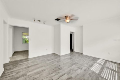 Casa en venta en Orlando, Florida, 2 dormitorios, 108.32 m2 № 1906562 - foto 4