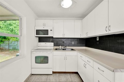 Casa en venta en Orlando, Florida, 2 dormitorios, 108.32 m2 № 1906562 - foto 7