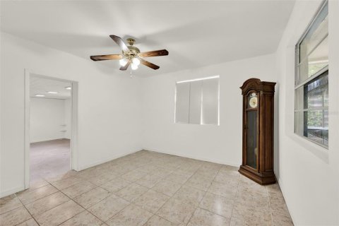 Casa en venta en Orlando, Florida, 2 dormitorios, 108.32 m2 № 1906562 - foto 9