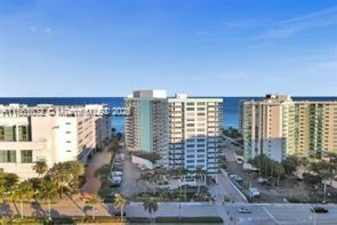 Condominio en venta en Hollywood, Florida, 1 dormitorio, 83.24 m2 № 2012619 - foto 27