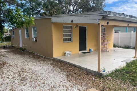 Casa en alquiler en Fort Lauderdale, Florida, 4 dormitorios, 93.65 m2 № 1998749 - foto 13